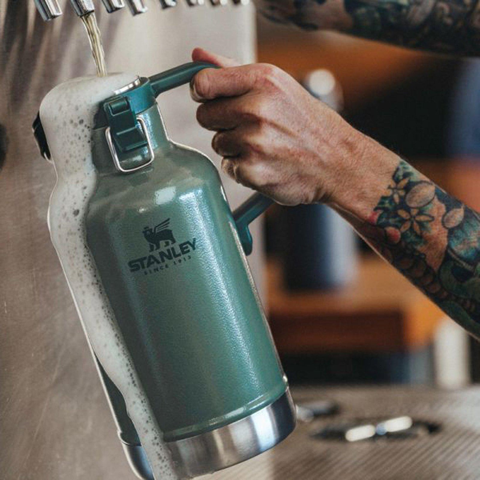 Classic Growler 1.9 l-Stanley-Conrad Hasselbach Shoes & Garment